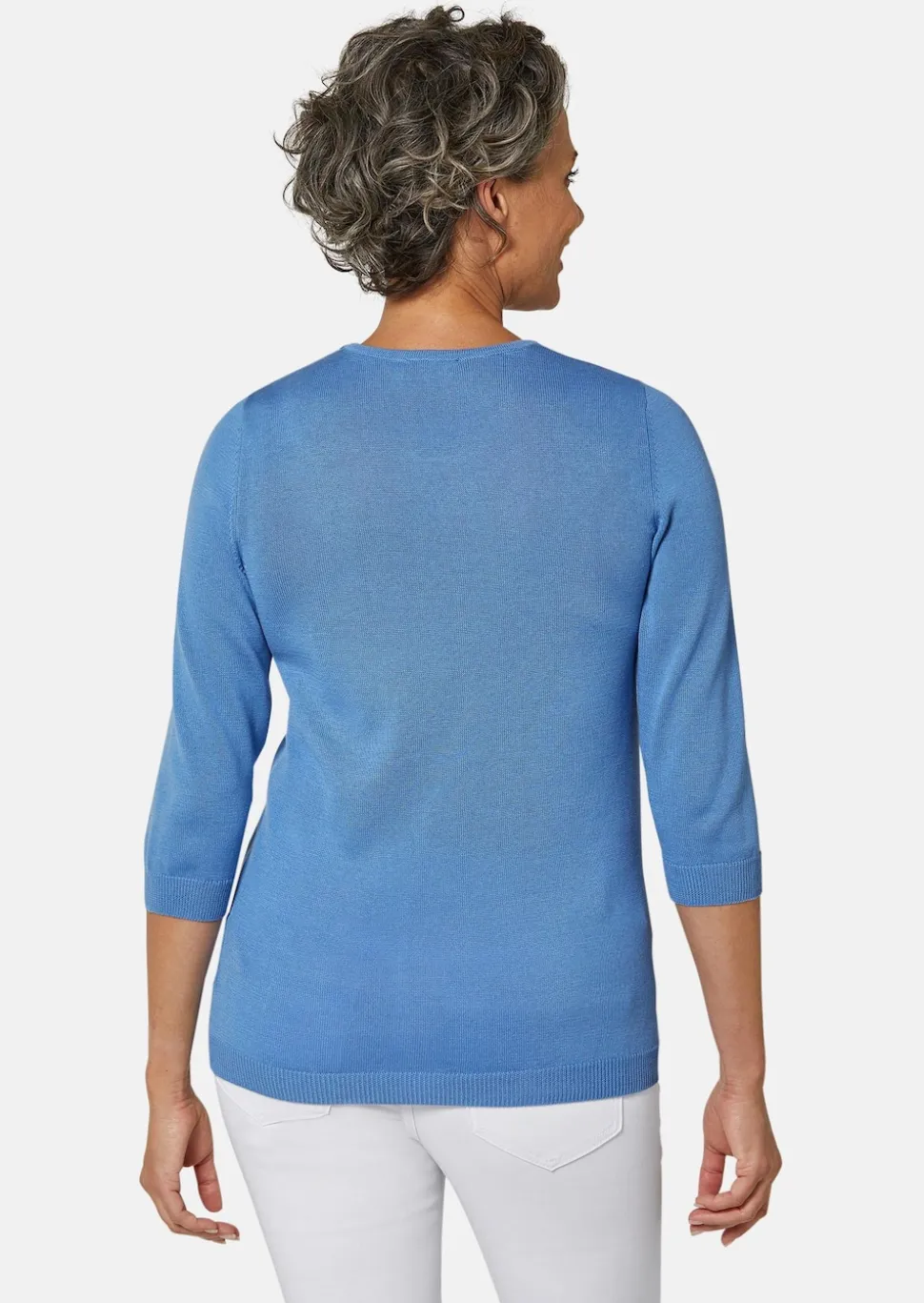 Sommerlicher Strickpullover mit Ajourmuster