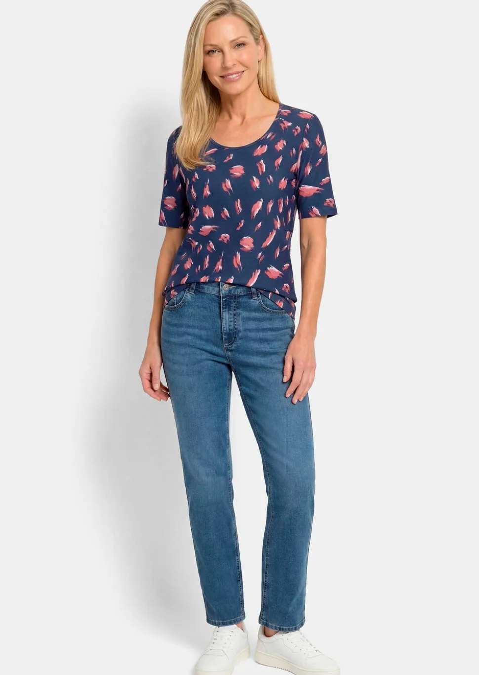 Sommershirt mit Tupfenmuster