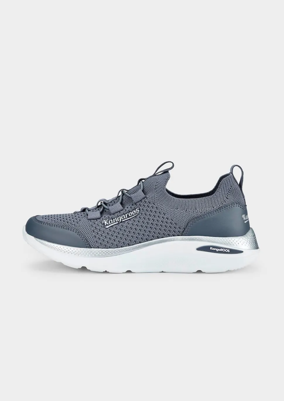 Sportiver Sneaker mit profilierter Sohle