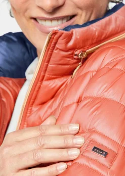 Steppjacke in figurschmeichelnder Optik