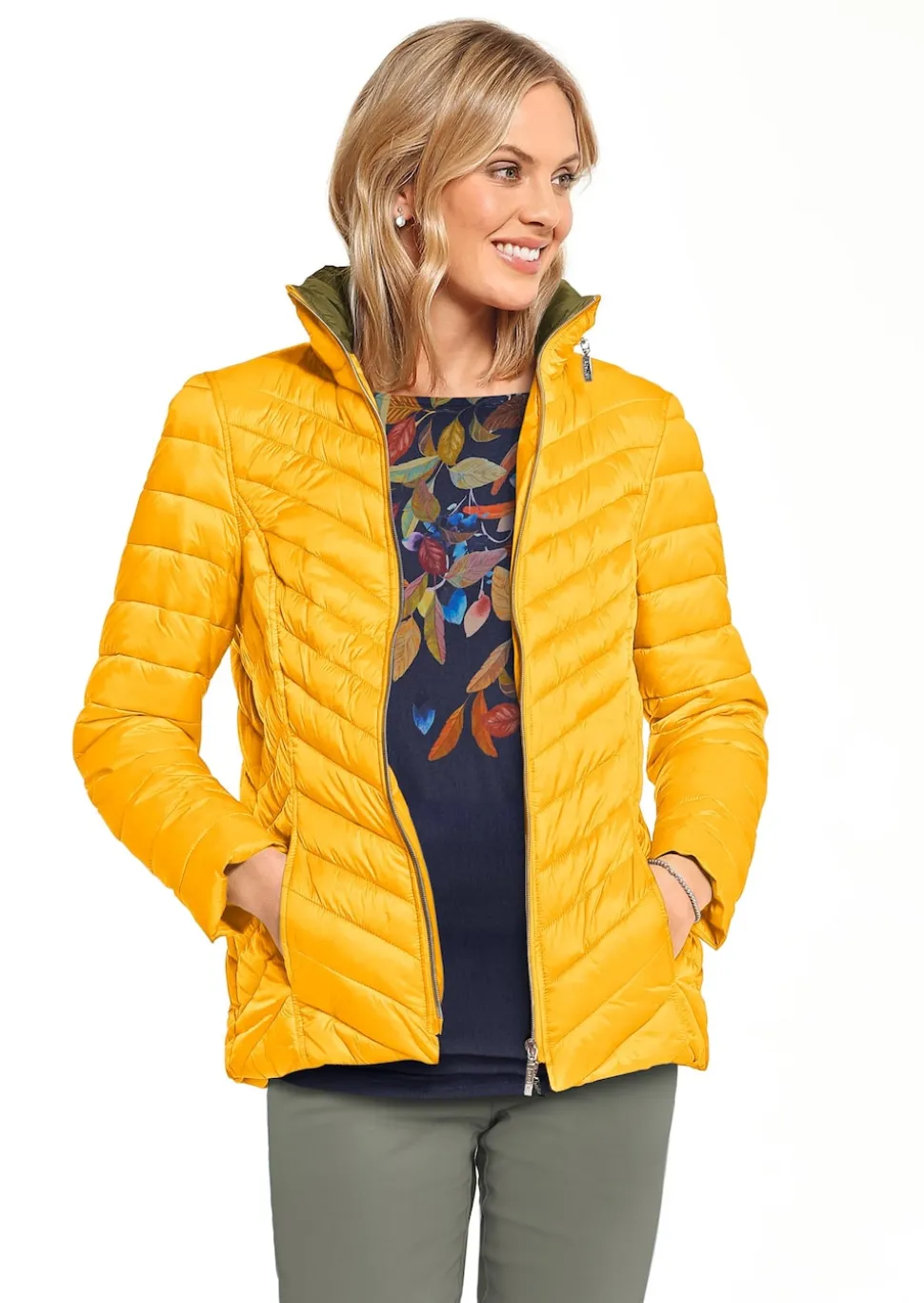 Steppjacke in figurschmeichelnder Optik