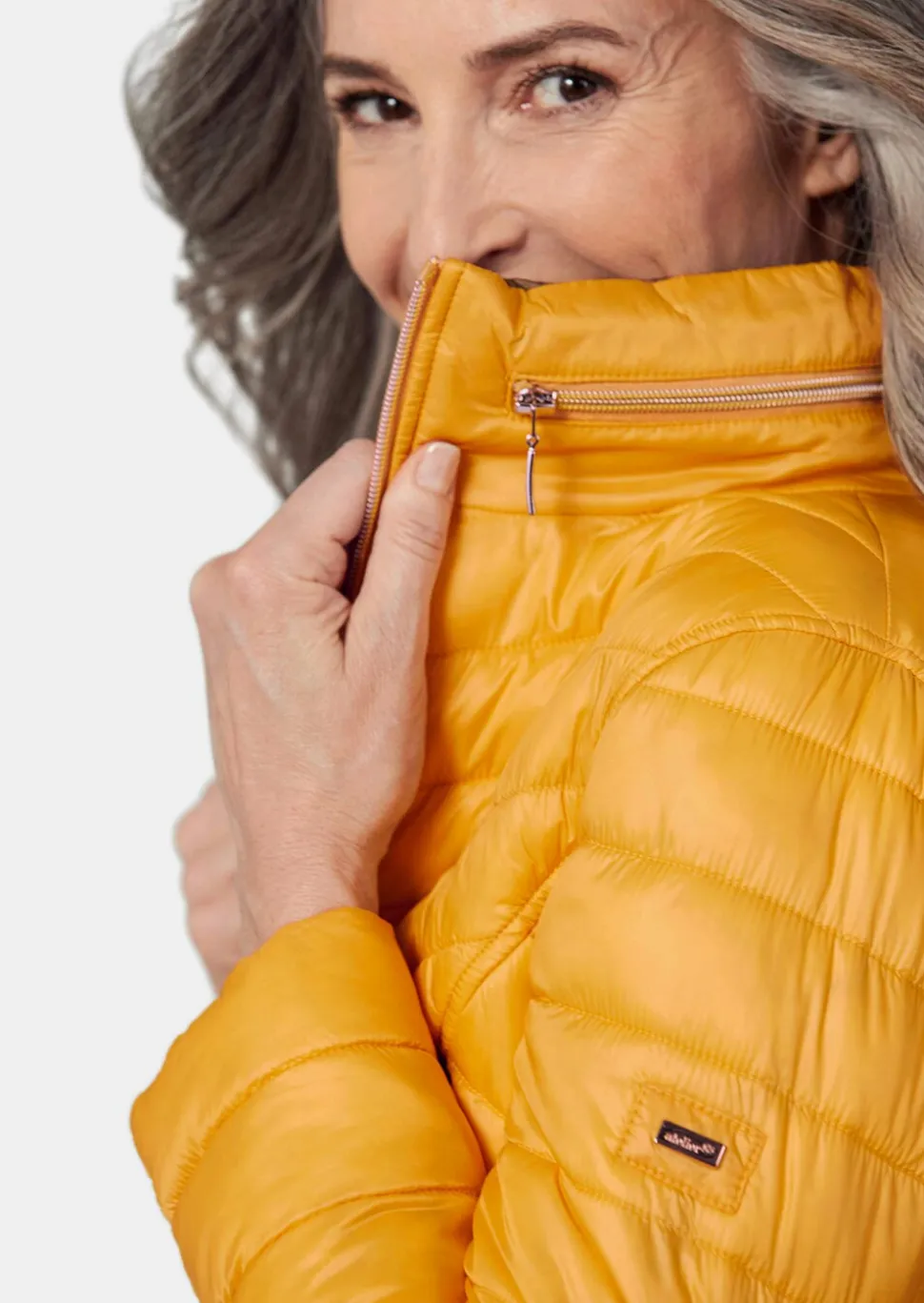 Steppjacke in figurschmeichelnder Optik