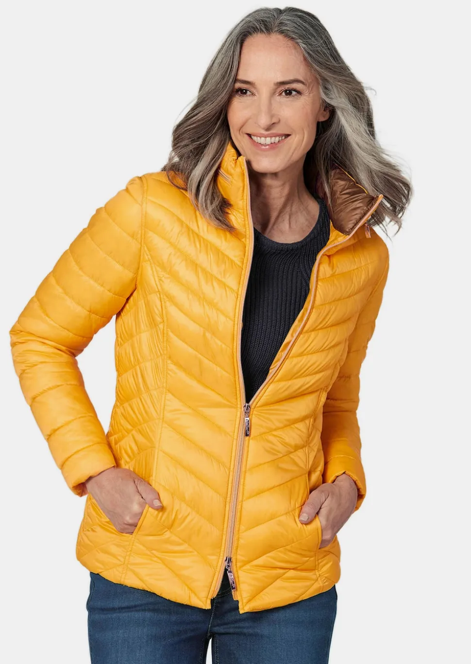 Steppjacke in figurschmeichelnder Optik