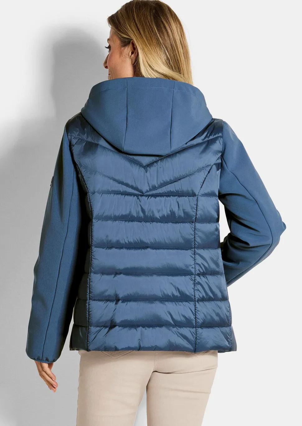 Steppjacke mit Ärmeln aus Softshell