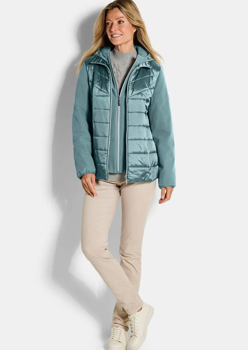 Steppjacke mit Ärmeln aus Softshell