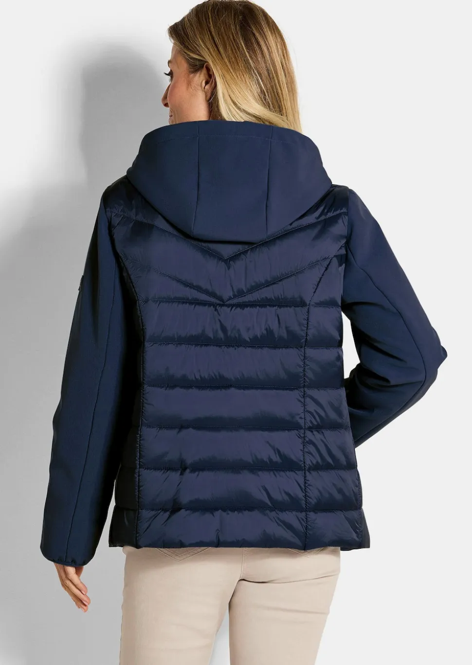 Steppjacke mit Ärmeln aus Softshell