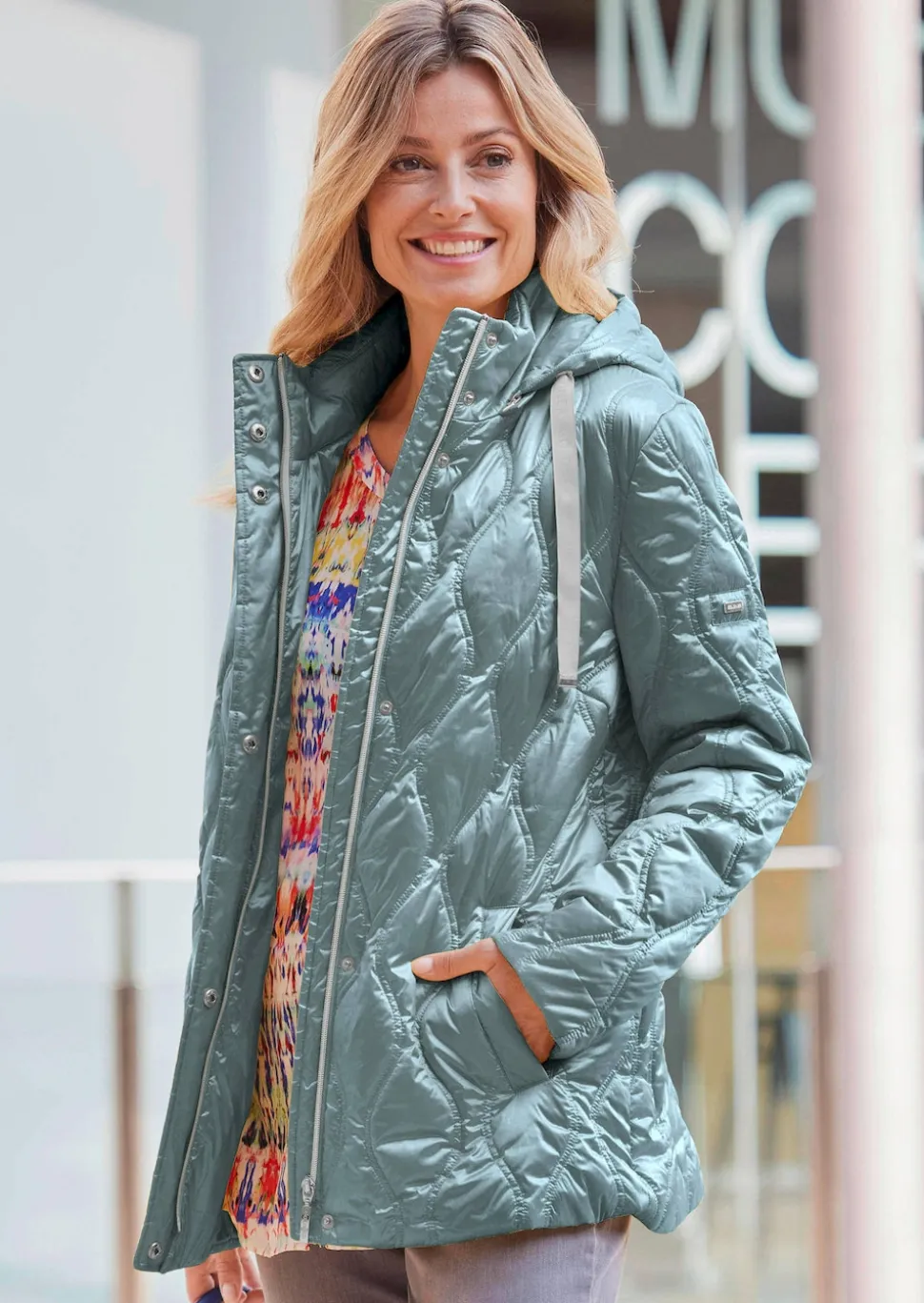 Steppjacke mit Wellenstepp