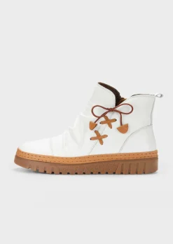 Stiefeletten aus Leder mit Zierschleife