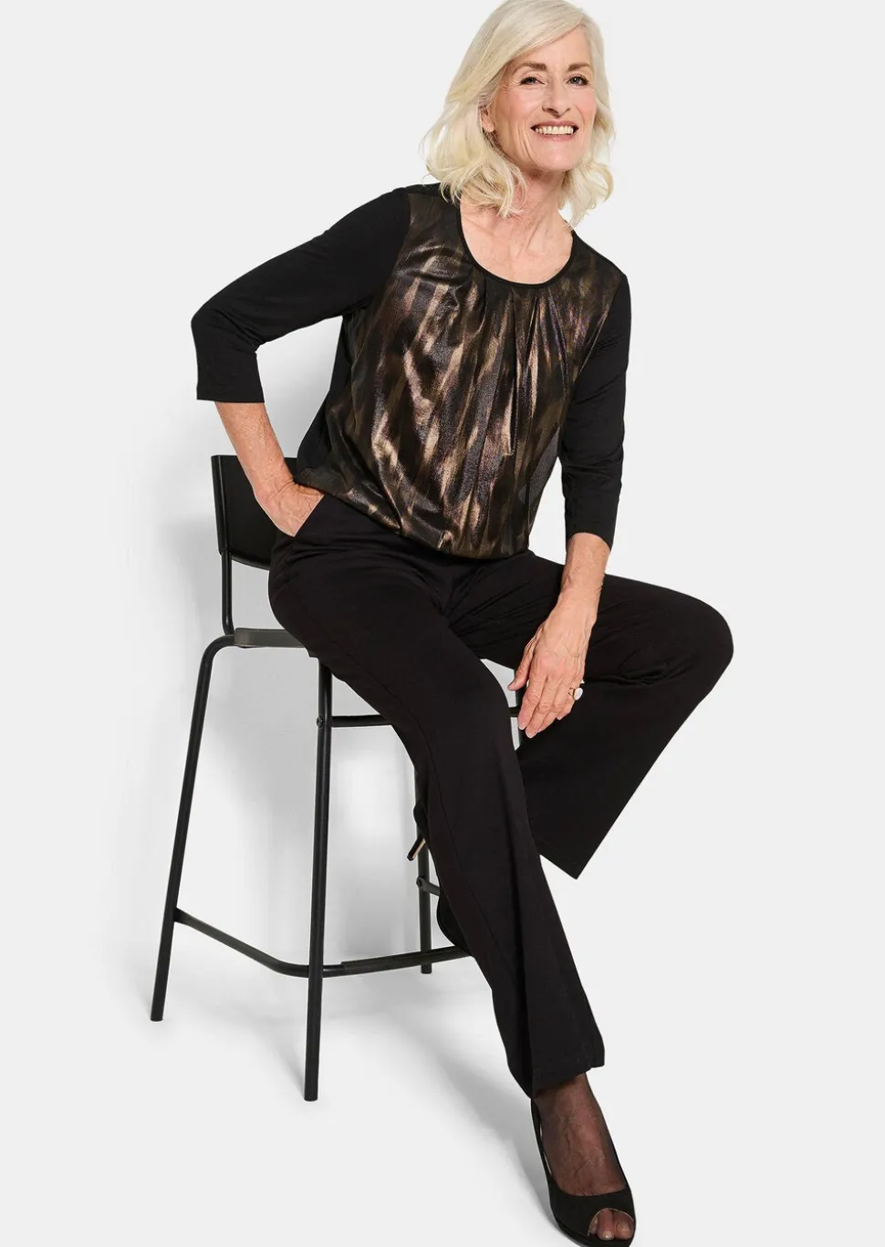 Stretchbequemes Blusenshirt mit schimmerndem Druck