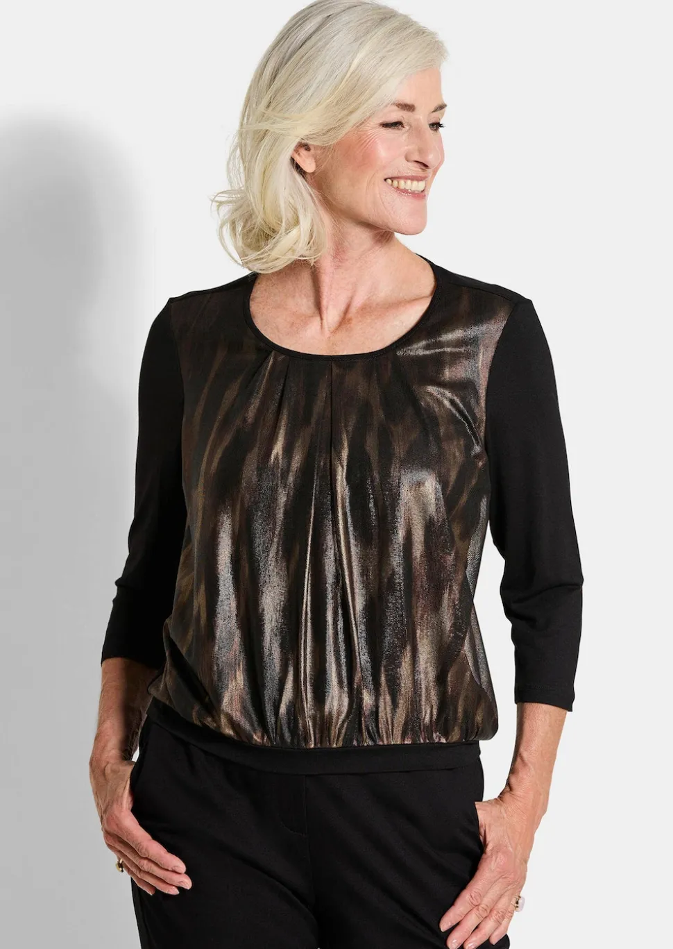 Stretchbequemes Blusenshirt mit schimmerndem Druck