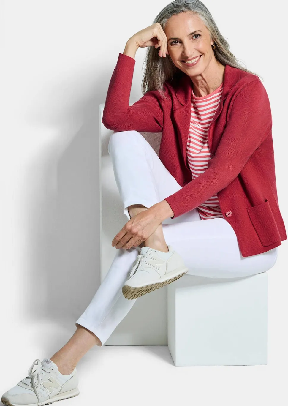 Strickblazer mit aufgesetzten Taschen