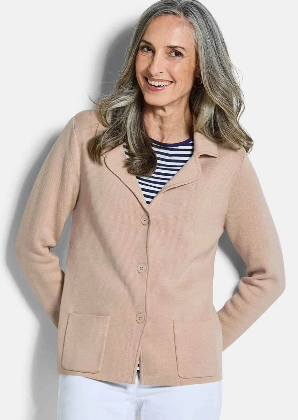 Strickblazer mit aufgesetzten Taschen
