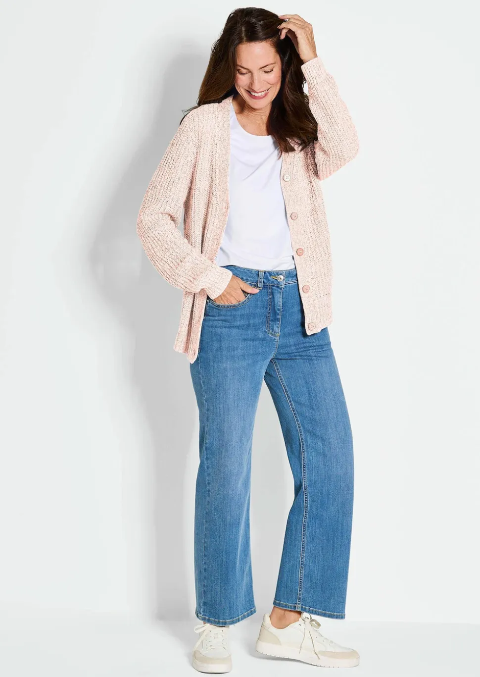 Strickjacke aus Multicolor-Bändchengarn