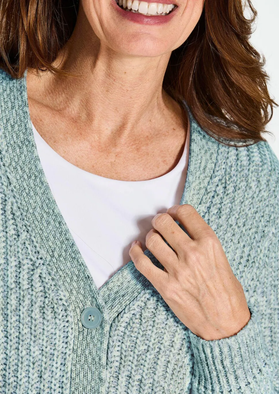 Strickjacke aus Multicolor-Bändchengarn