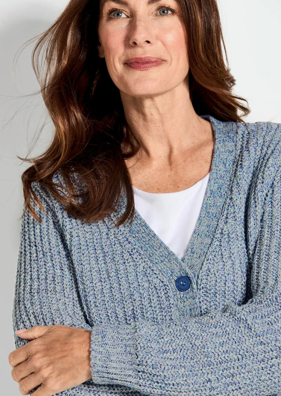 Strickjacke aus Multicolor-Bändchengarn