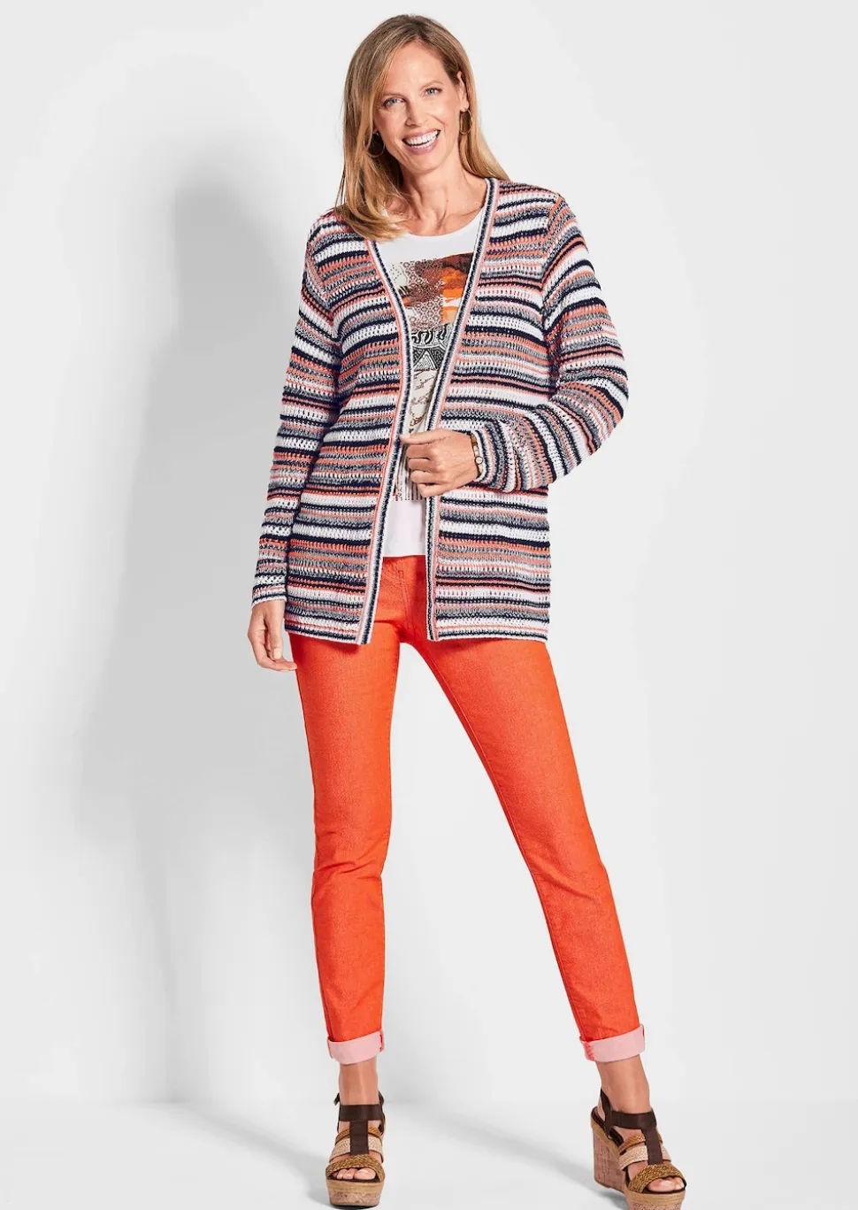 Strickjacke im Ringel-Look