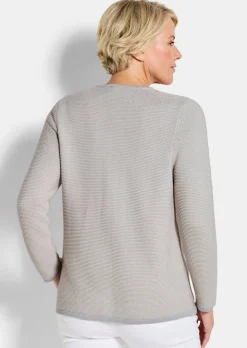 Strickjacke mit aufgesetzten Taschen