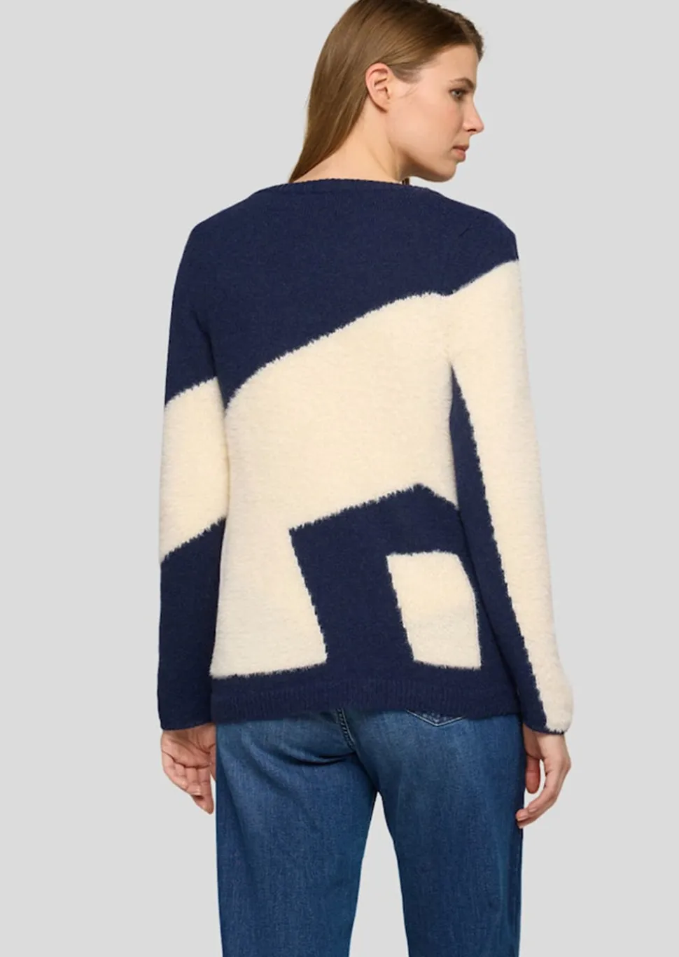 Strickpullover aus Federgarn