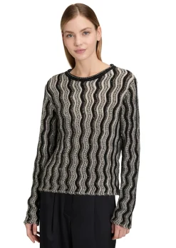 Strickpullover mit Wellenmuster