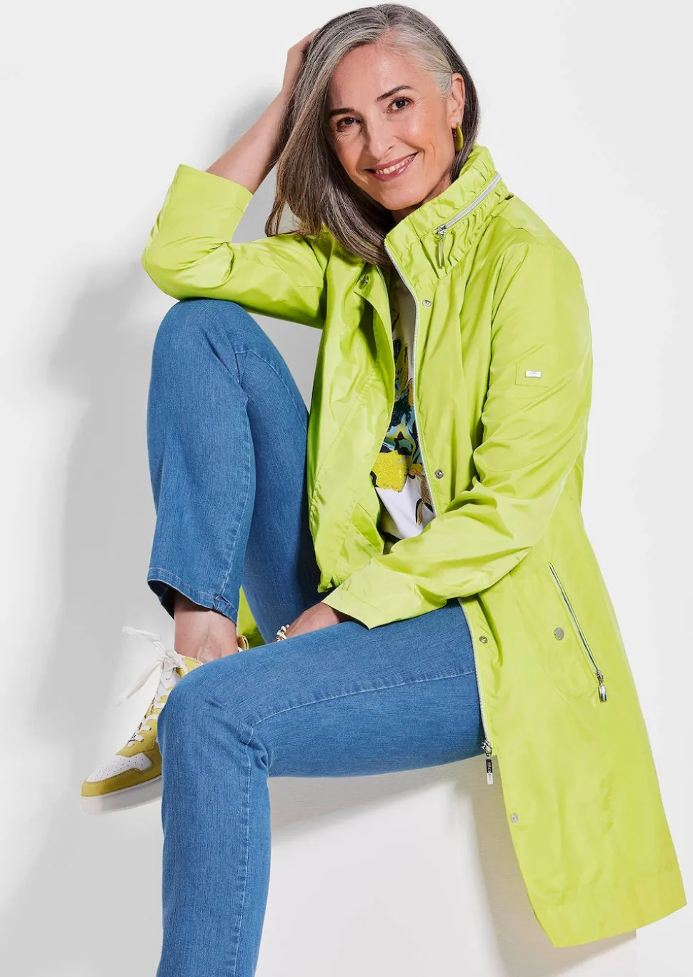 Super leichte Longjacke mit versteckter Kapuze