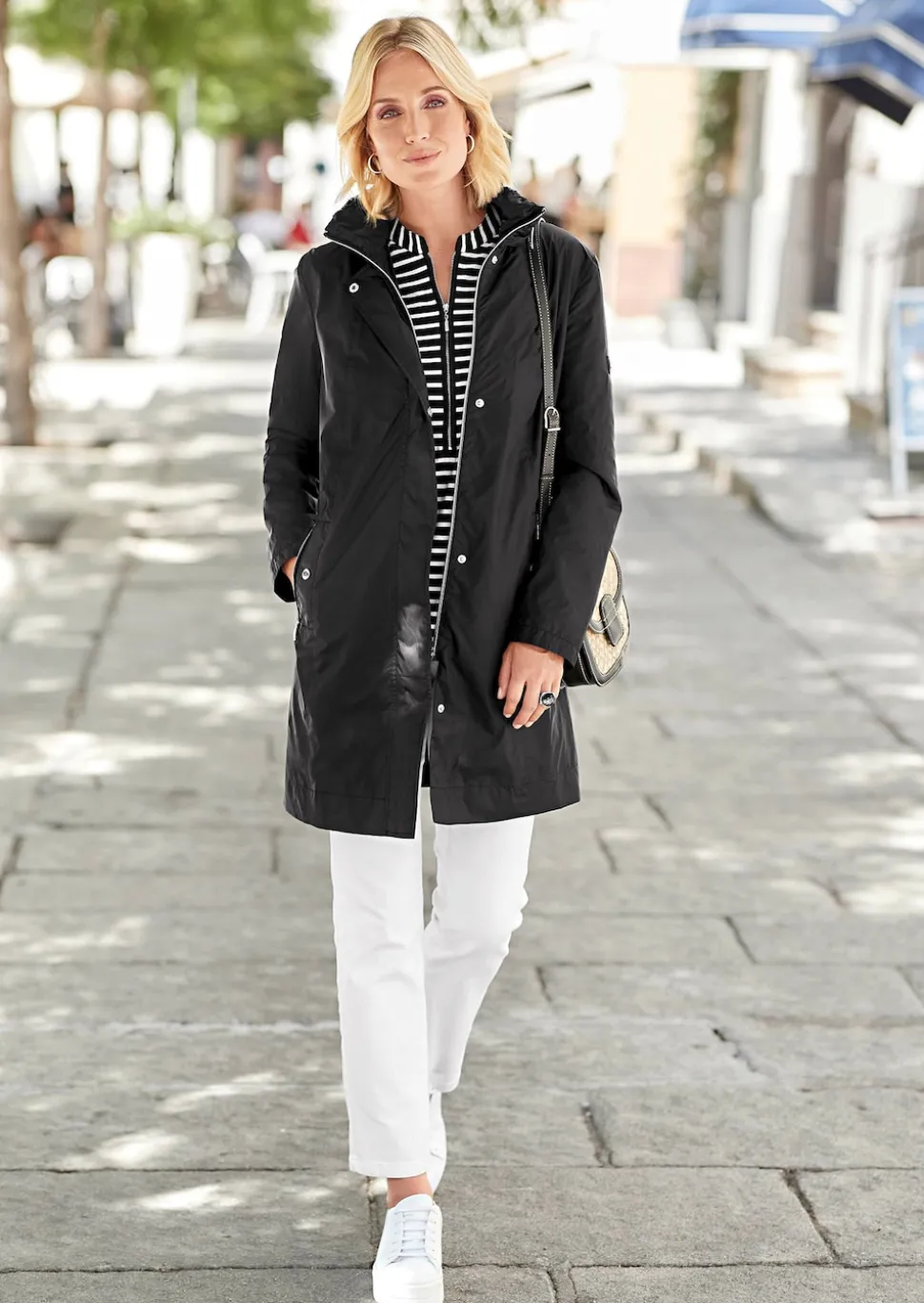 Super leichte Longjacke mit versteckter Kapuze
