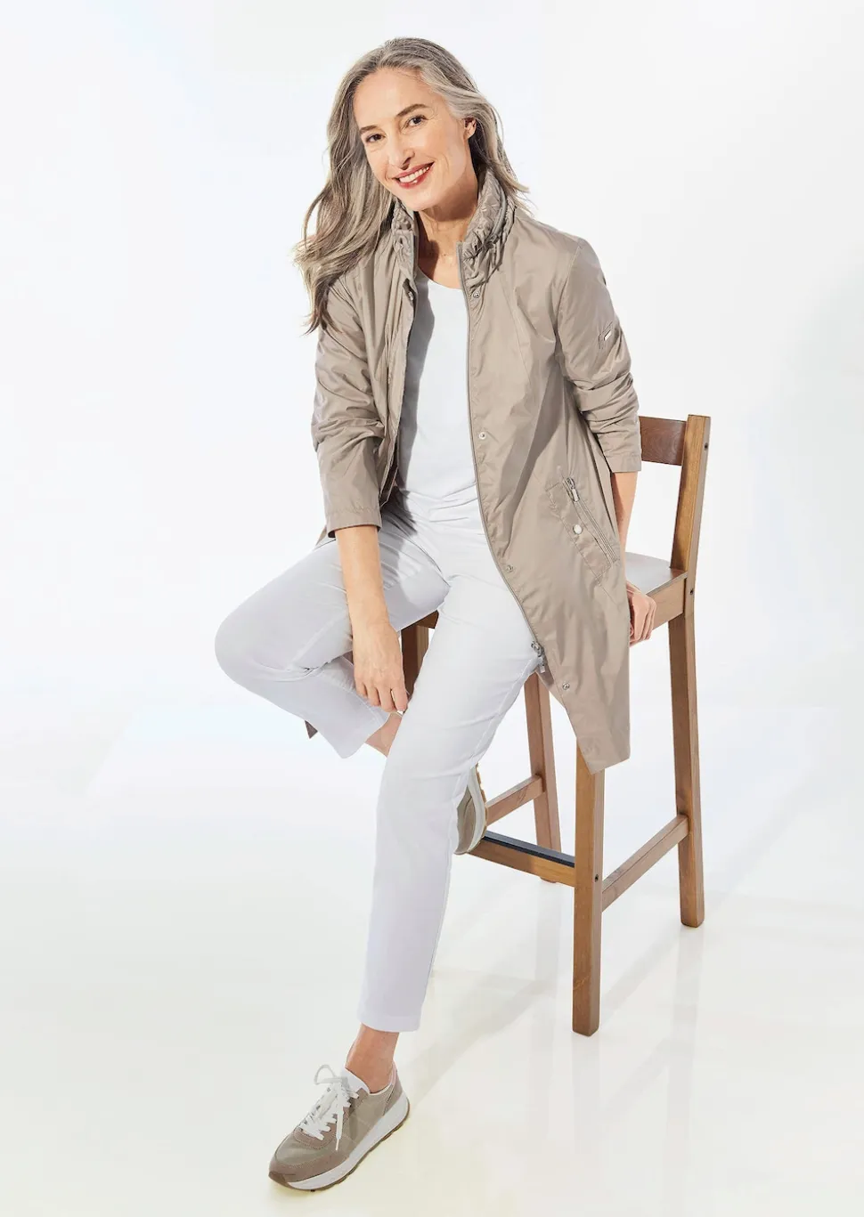Super leichte Longjacke mit versteckter Kapuze