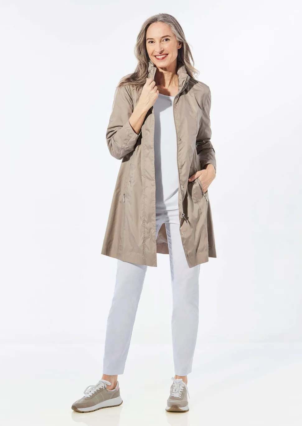 Super leichte Longjacke mit versteckter Kapuze