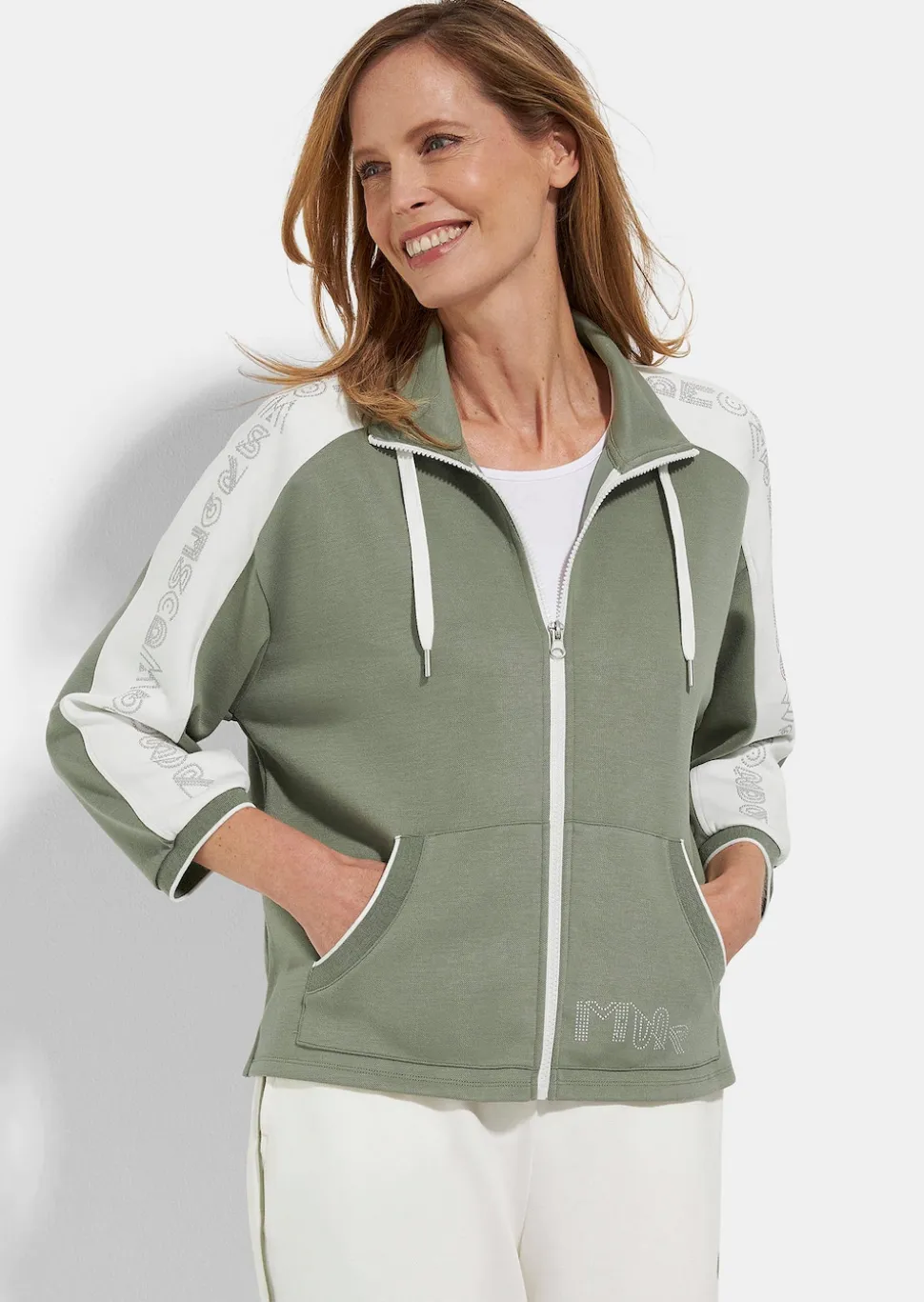 Sweatjacke mit Schriftzug an den Ärmeln