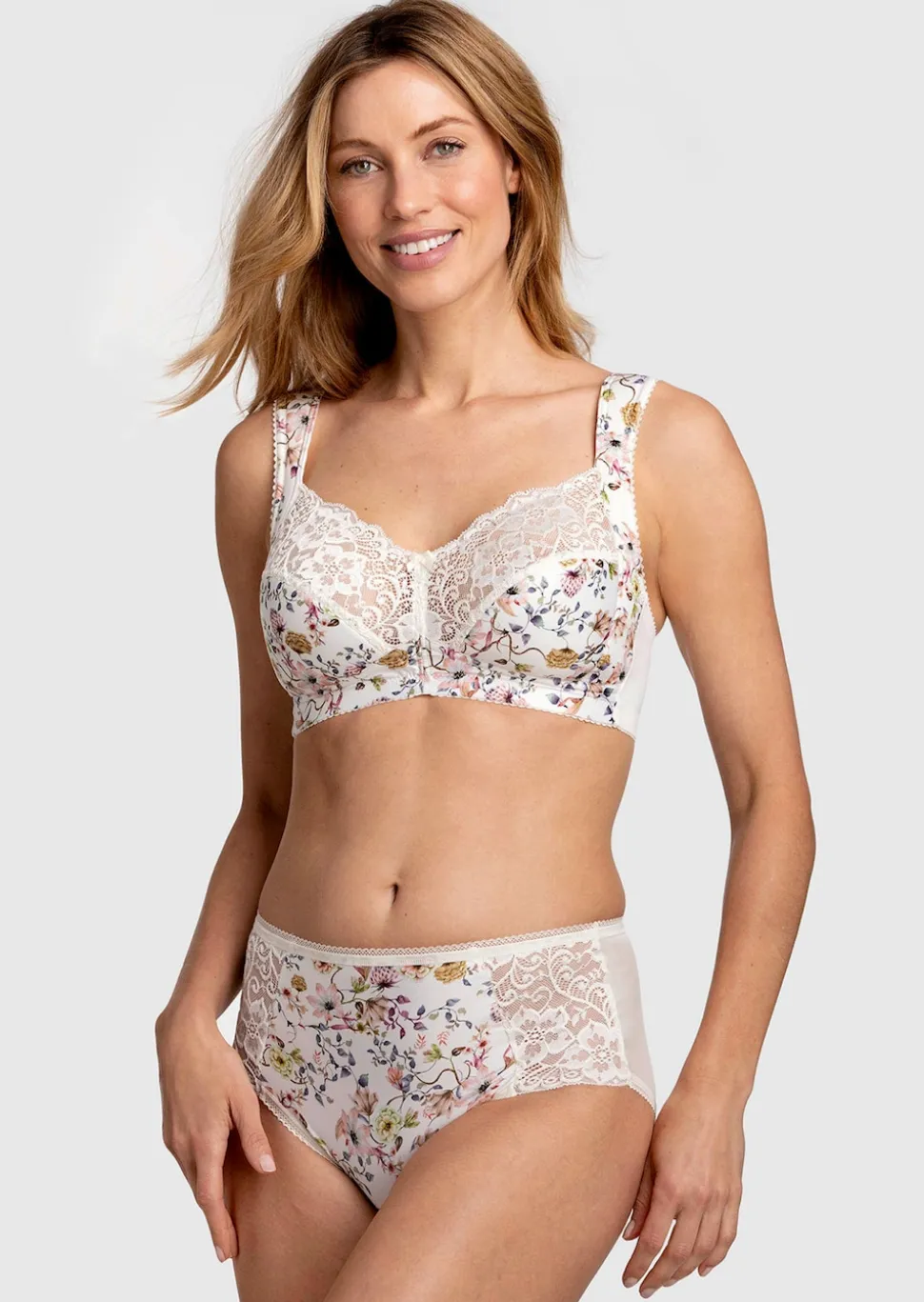 Taillenslip mit Blumendruck und Spitze