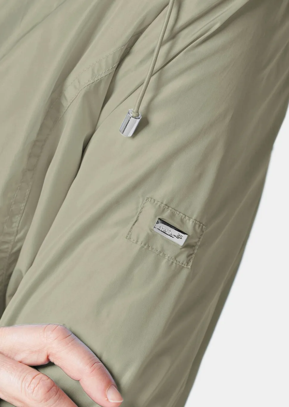 Trendiger leichter Regen Parka aus funktionalem Material