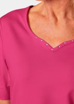 T-Shirt mit charmantem Ausschnitt und Schmucksteinchen