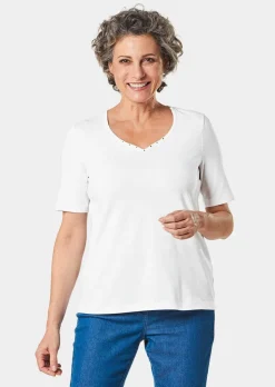 T-Shirt mit charmantem Ausschnitt und Schmucksteinchen