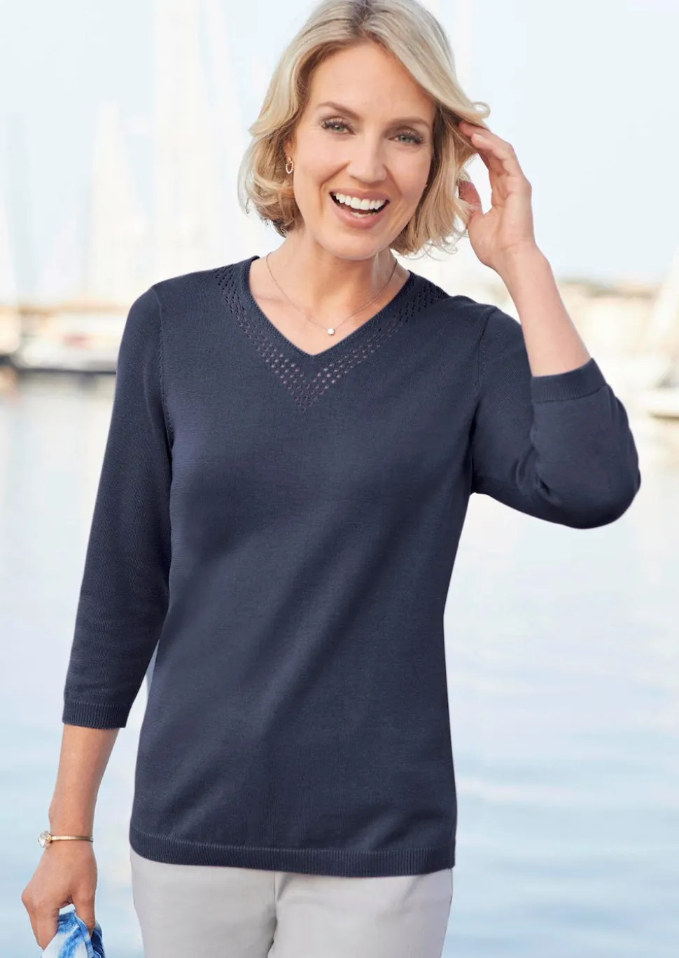 Unkomplizierter Pullover mit V-Ausschnitt