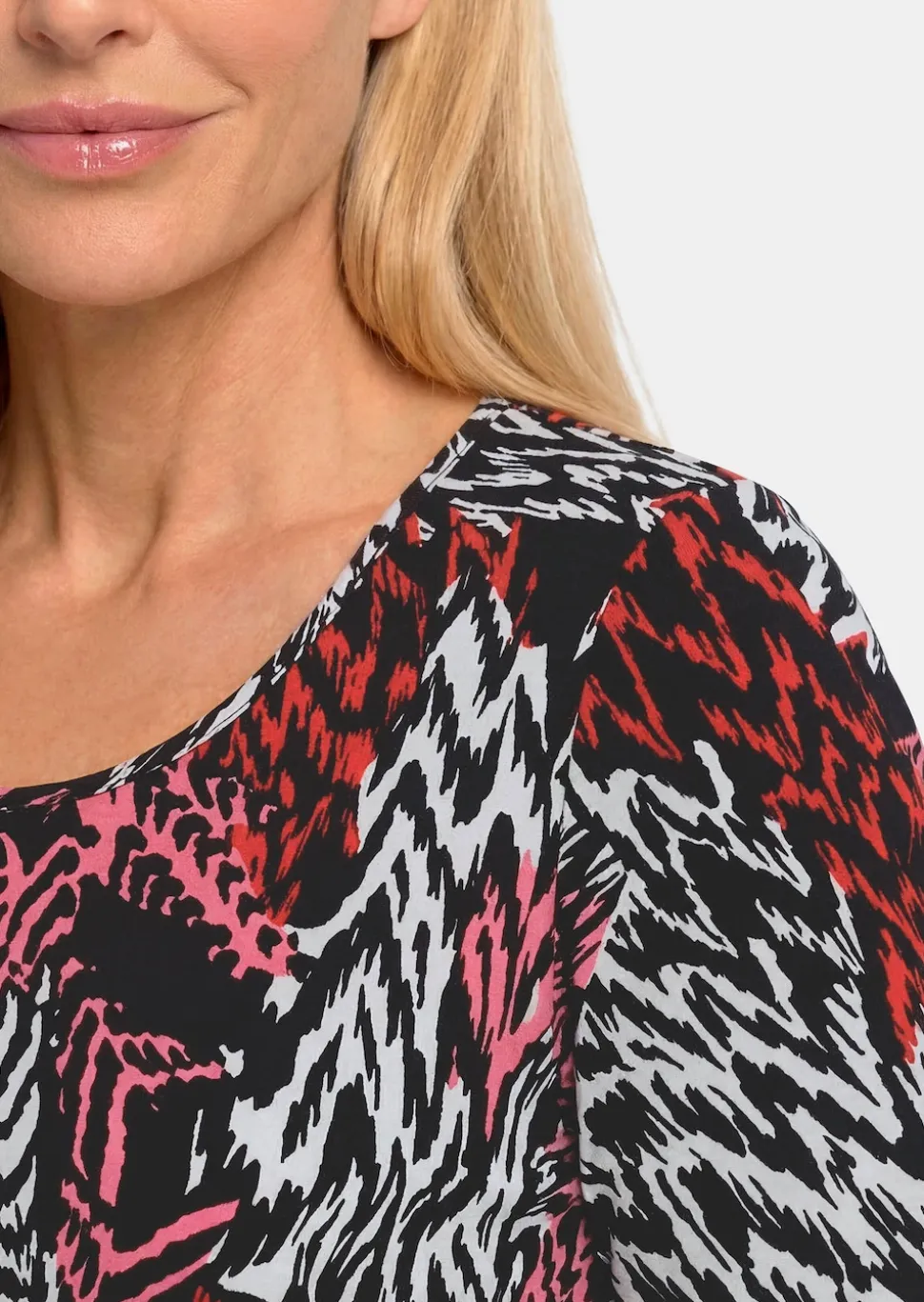 Viskoseshirt in abstrakter Felloptik