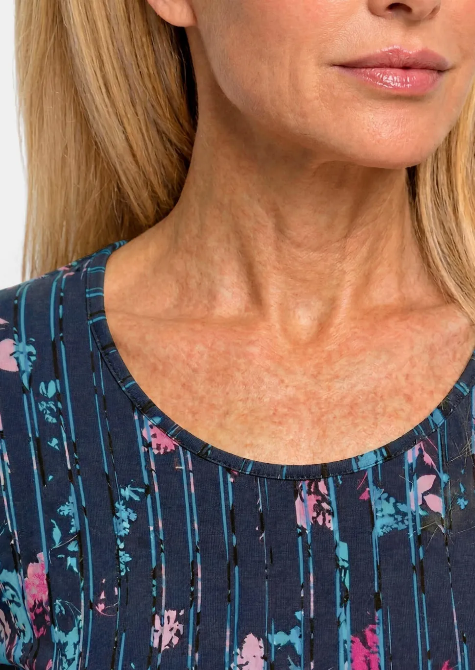 Viskoseshirt mit Blüten und Längsstreifen