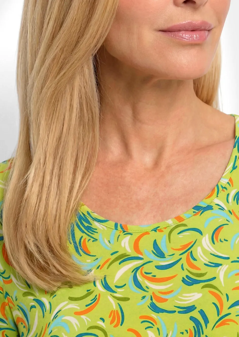 Viskoseshirt mit frischem All-over-Print