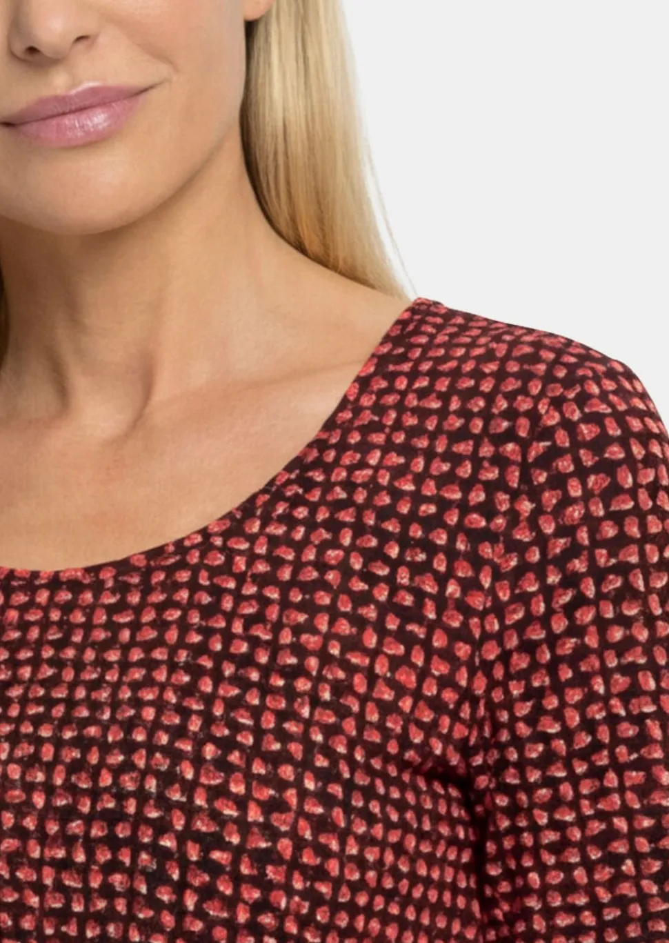 Viskoseshirt mit geometrischem Minimal Print
