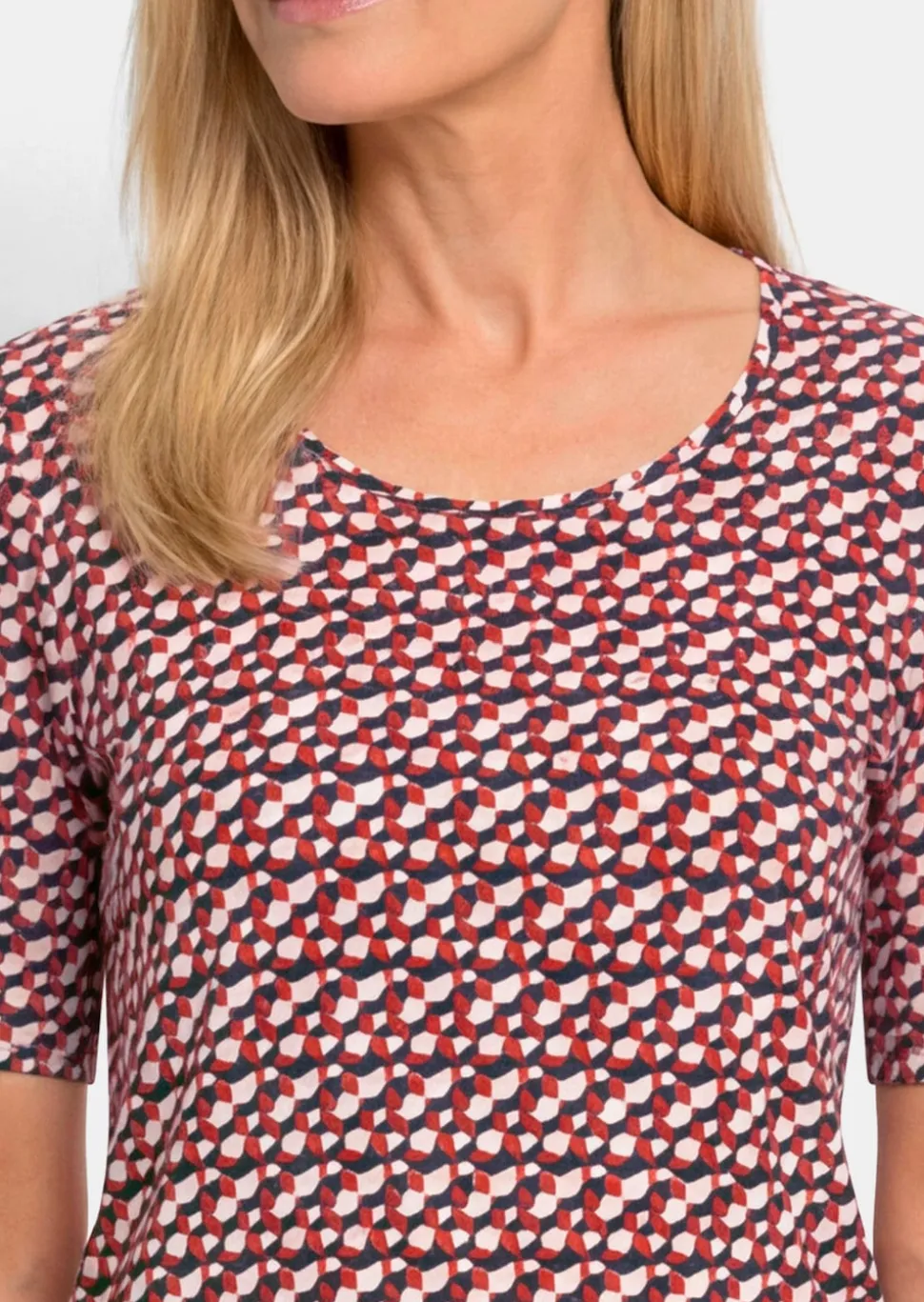 Viskoseshirt mit spannendem 3D-Print
