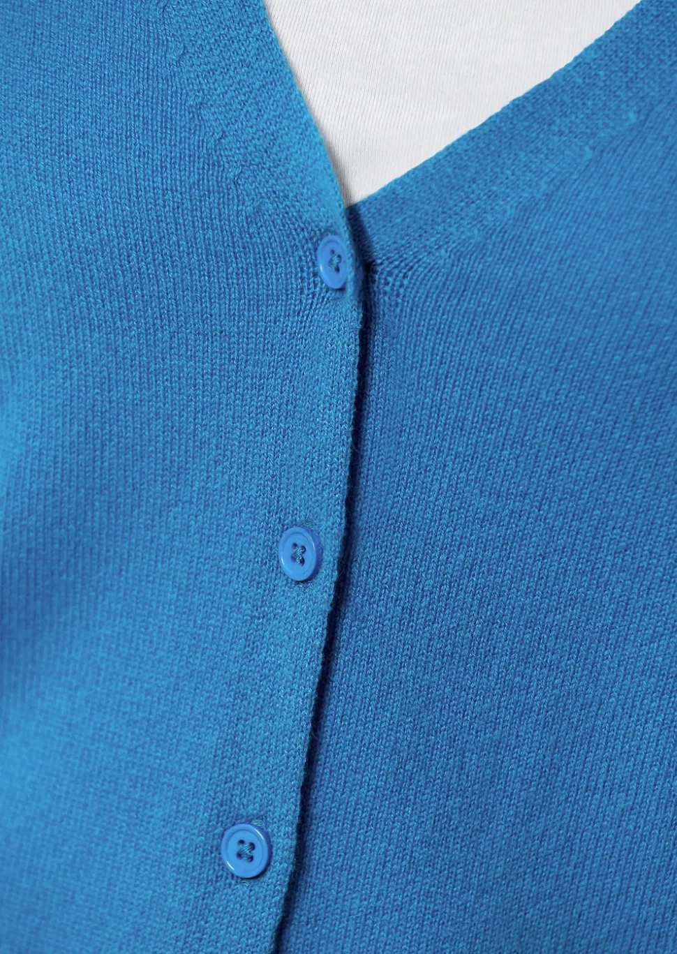 Weiche Kaschmirstrickjacke mit V-Ausschnitt