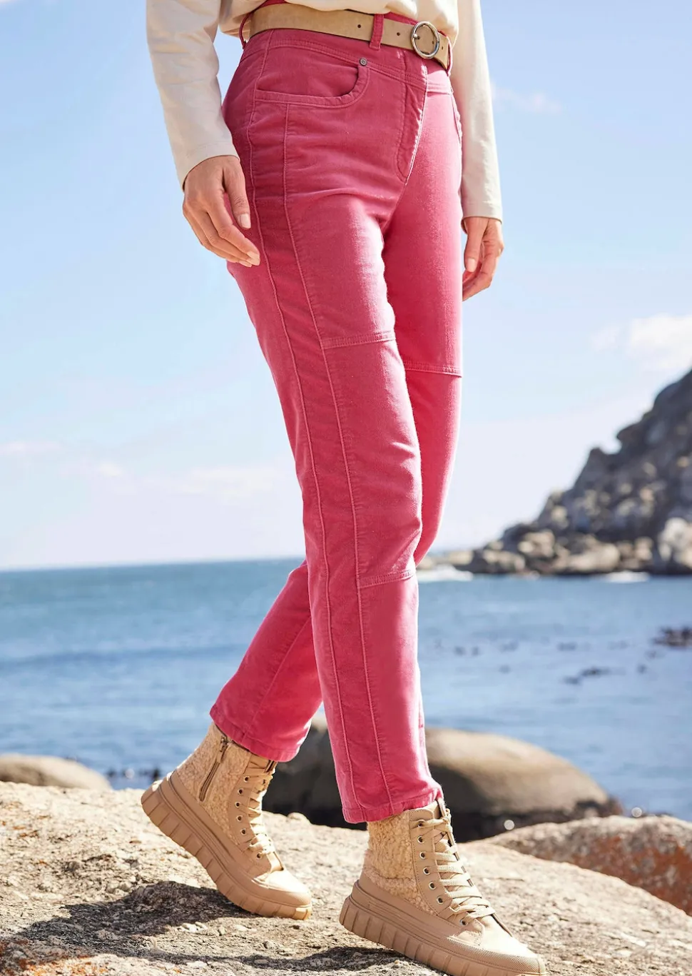 Weiche Samthose LOUISA in bequemer Stretch-Qualität