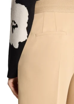 Weite Hose aus Soft-Stretch mit Bügelfalten