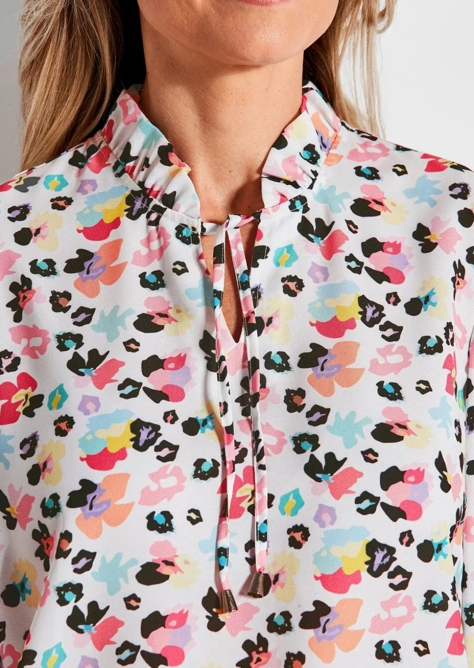 Zeitlose Bluse mit einzigartigem Druck
